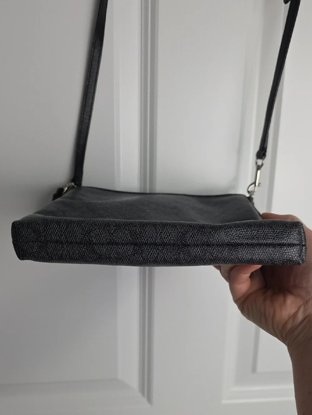 Coach 52400 Signature Canvas North South Swingpack Crossbody Black F1405